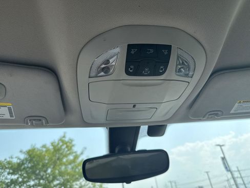 Used 2017 Chrysler Pacifica Touring-L FWD image 36