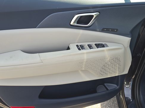 New 2026 Kia Carnival EX FWD image 19