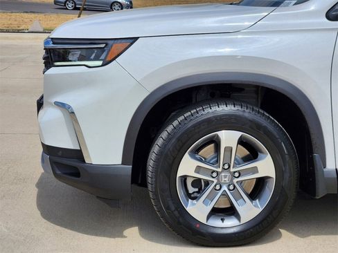 New 2025 Honda Pilot EX-L image 5