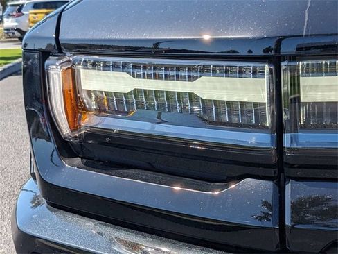 New 2024 GMC Hummer EV 2X w/ Extreme Off-Road Package image 10