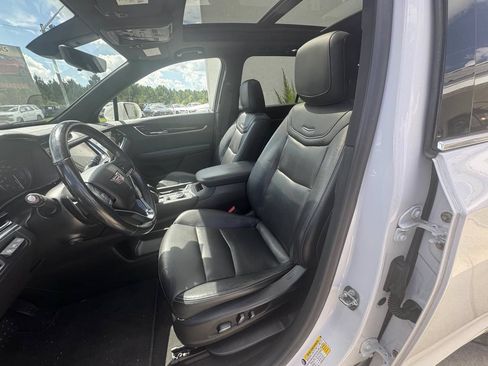 Used 2020 Cadillac XT6 Premium Luxury FWD image 7