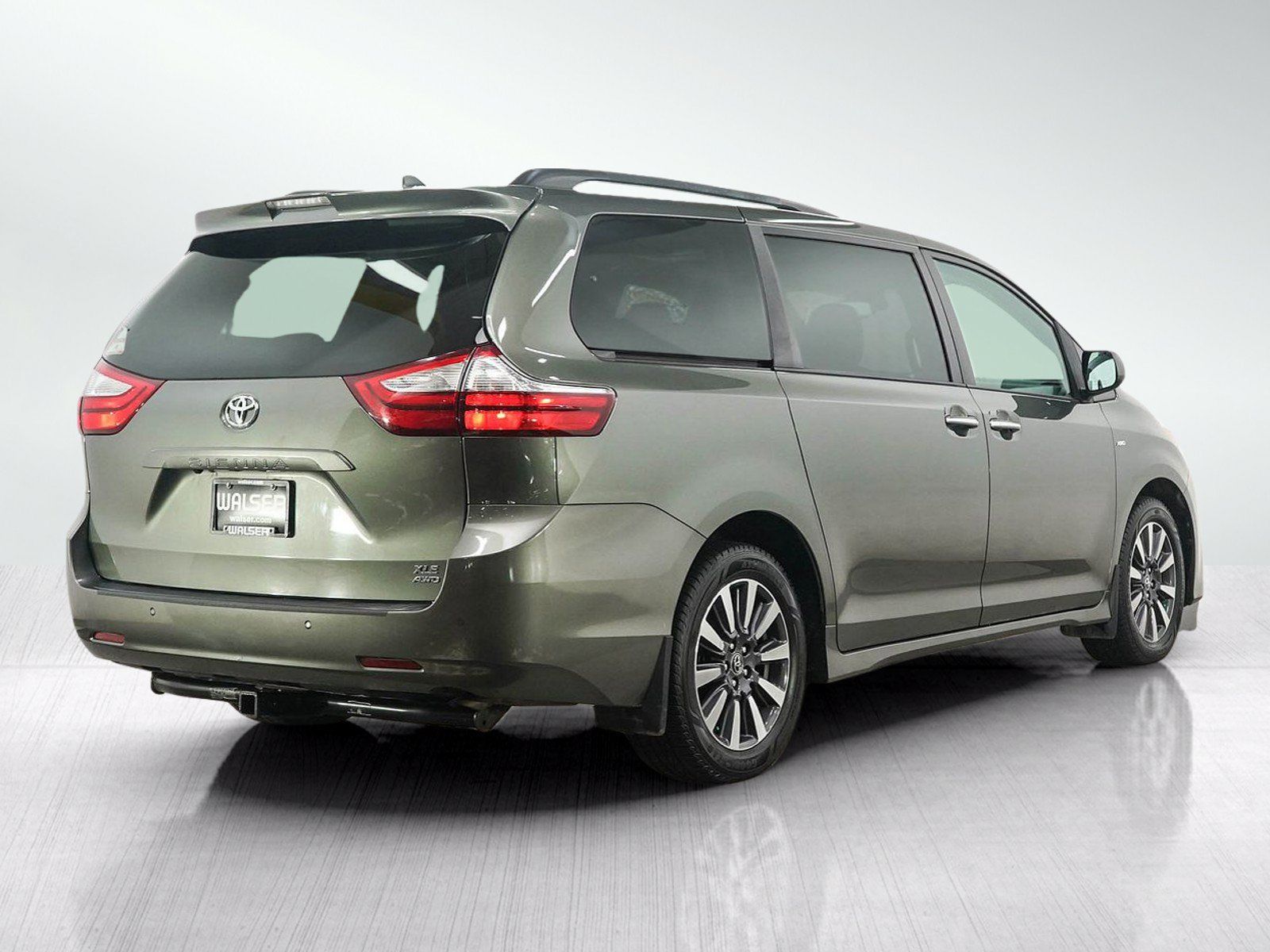 Used 2019 Toyota Sienna XLE Premium w/ Outdoor Package AWD/4WD image 5