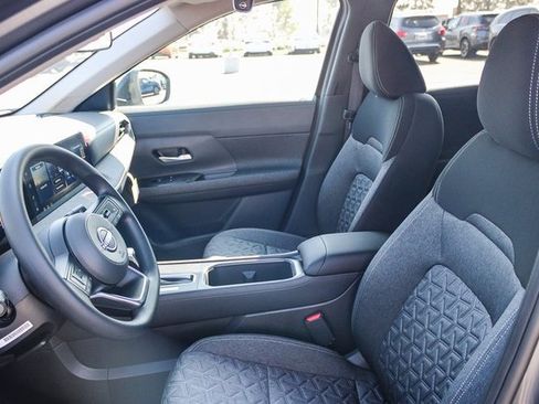 New 2026 Nissan Kicks SV image 18