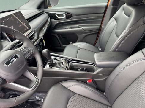 New 2026 Jeep Compass Latitude image 18