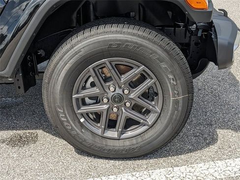 New 2025 Jeep Gladiator Sport image 11