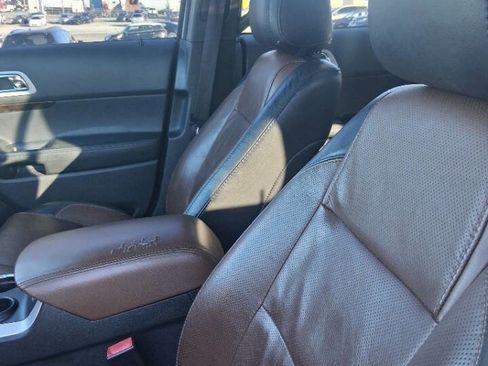 Used 2014 Ford Explorer Limited w/ Equipment Group 301A image 9