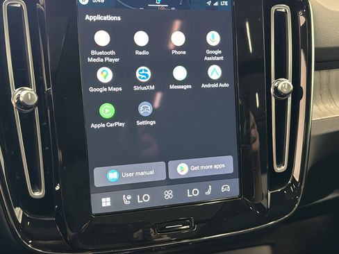 New 2026 Volvo XC40 B5 Plus w/ Climate Package image 17