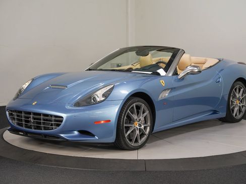 Used 2012 Ferrari California RWD image 6