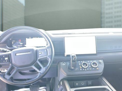 Used 2023 Land Rover Defender 130 X-Dynamic SE image 21