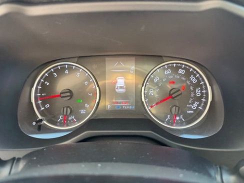 Used 2021 Toyota RAV4 XLE Premium image 27