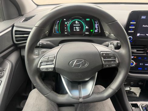 Used 2022 Hyundai Ioniq SE image 18