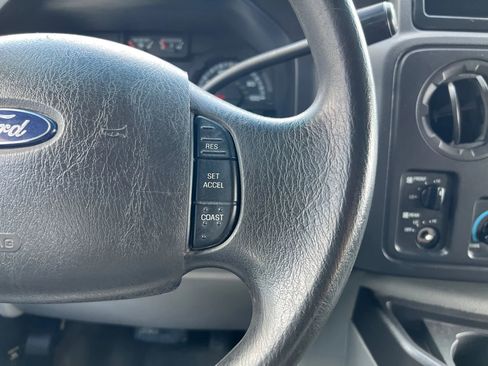 Used 2011 Ford E-150 and Econoline 150 image 24