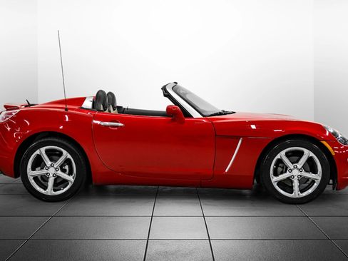 Used 2009 Saturn Sky Red Line RWD image 9