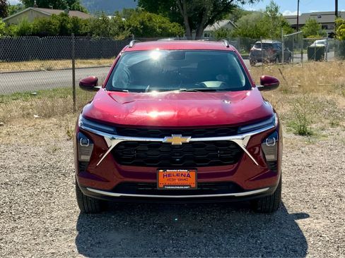 New 2025 Chevrolet Trax LT w/ Driver Confidence Package image 8