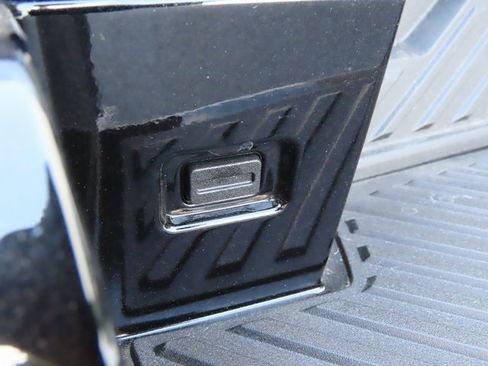 Used 2024 GMC Hummer EV 3X image 33