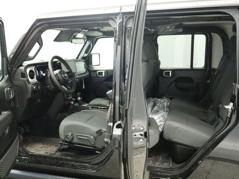 New 2026 Jeep Gladiator Sport AWD/4WD image 23