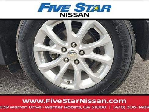 Used 2020 Chevrolet Equinox LT image 22