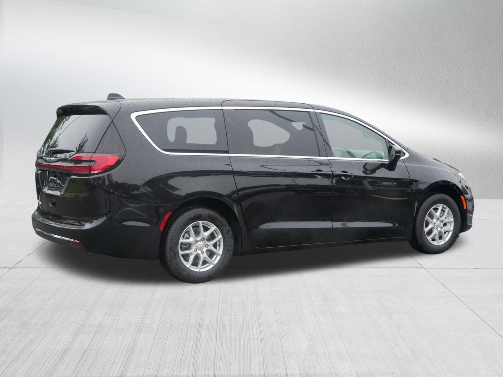 New 2026 Chrysler Pacifica Select FWD image 7