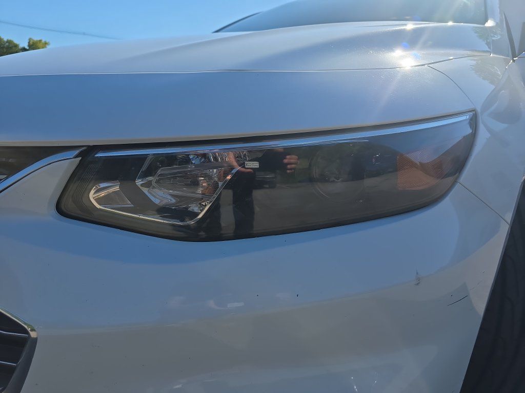 Used 2017 Chevrolet Malibu LT FWD image 29