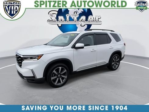 Used 2025 Honda Pilot Touring image 4