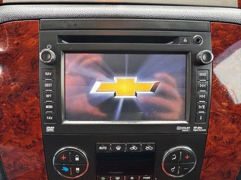 Used 2013 Chevrolet Avalanche LTZ AWD/4WD image 16