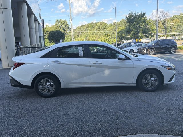New 2026 Hyundai Elantra SE FWD image 9