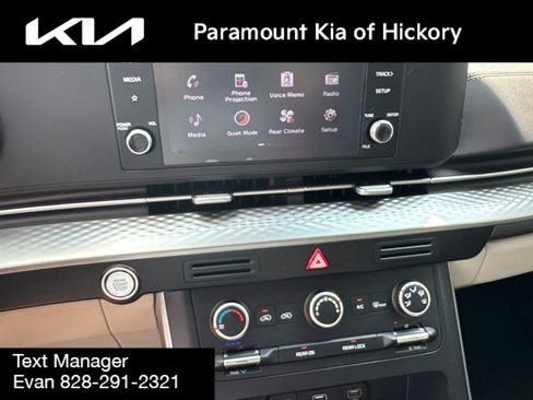 Used 2024 Kia Carnival LX FWD image 28