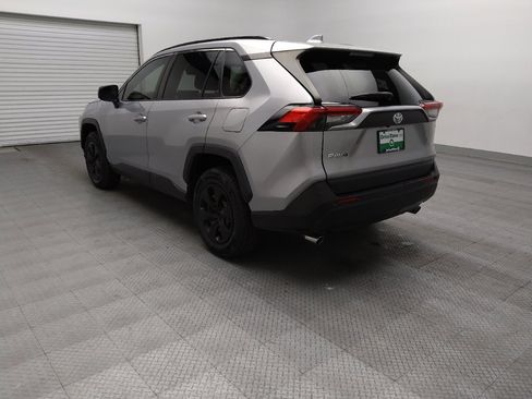 Used 2019 Toyota RAV4 LE FWD image 5