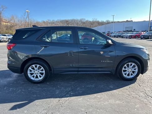 Used 2020 Chevrolet Equinox LS image 4