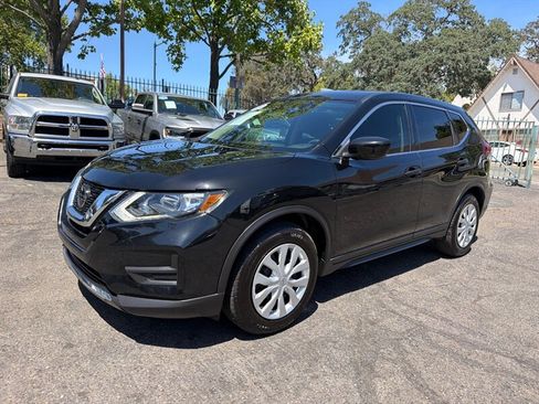 Used 2020 Nissan Rogue S FWD image 2