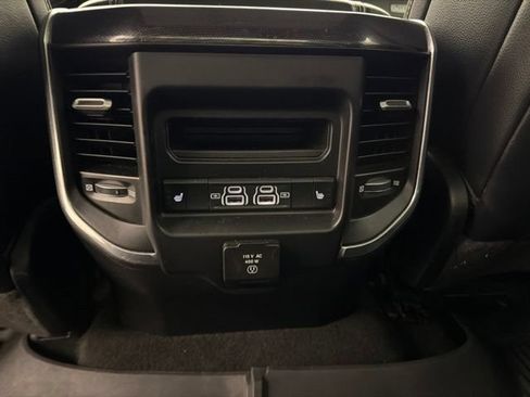 Used 2022 RAM 1500 Laramie AWD/4WD image 30