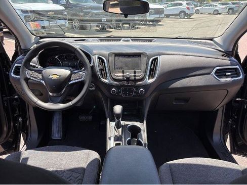Used 2023 Chevrolet Equinox LT FWD image 9