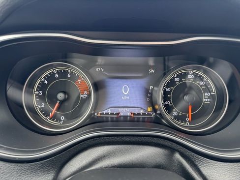 Used 2019 Jeep Cherokee Trailhawk image 19