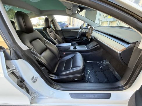 Used 2023 Tesla Model 3 Standard Range RWD image 29