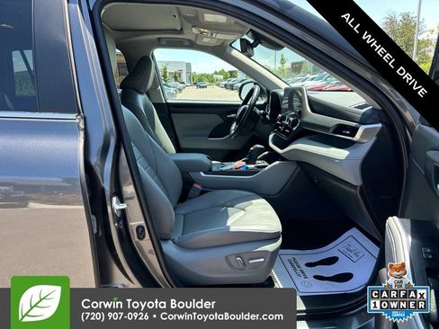 Used 2023 Toyota Highlander XLE AWD/4WD image 12