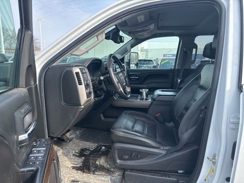 Used 2017 GMC Sierra 2500 Denali w/ Duramax Plus Package image 2