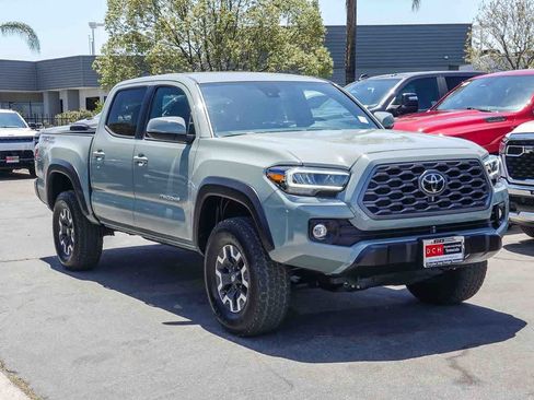 Used 2023 Toyota Tacoma TRD Off-Road w/ Technology Package RWD image 3