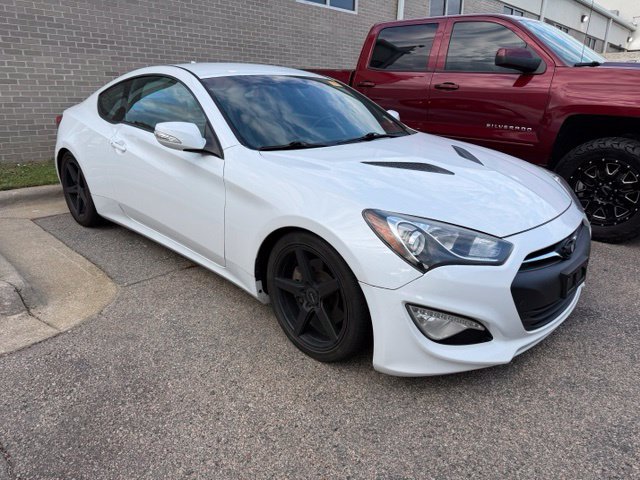 Used 2016 Hyundai Genesis 3.8 RWD image 10
