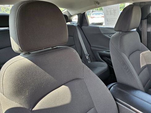 Used 2021 Chevrolet Malibu LT FWD image 38