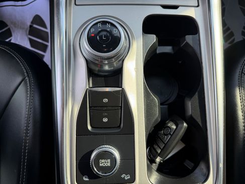 Used 2022 Ford Explorer XLT w/ Equipment Group 202A image 30