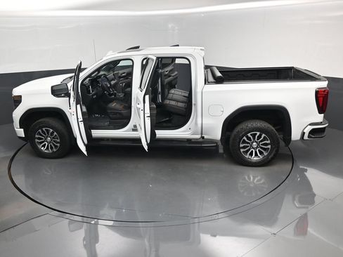 Used 2023 GMC Sierra 1500 AT4 w/ AT4 Preferred Package AWD/4WD image 17