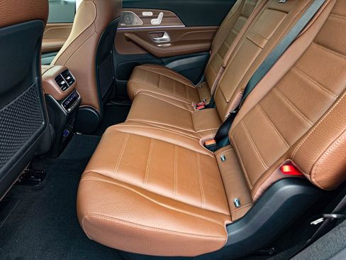 New 2026 Mercedes-Benz GLS 450 4MATIC image 33