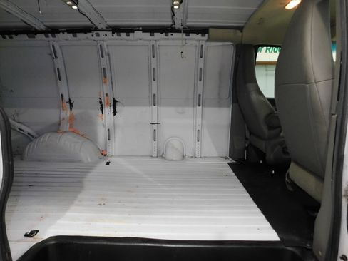 Used 2021 Chevrolet Express 2500 w/ Driver Convenience Package RWD image 21