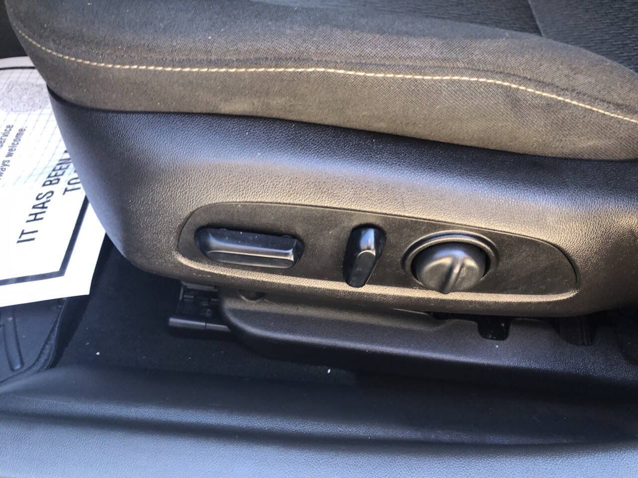 Used 2018 Buick Regal Preferred w/ Sights and Sounds Package AWD/4WD image 11