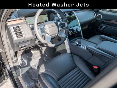 Certified 2024 Land Rover Discovery Dynamic SE image 12