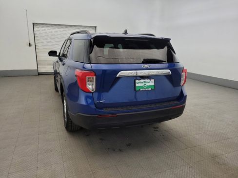 Used 2021 Ford Explorer XLT image 6