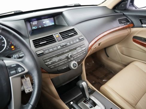Used 2011 Honda Accord EX-L image 19