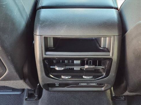 Used 2024 Jeep Grand Cherokee Altitude AWD/4WD image 16