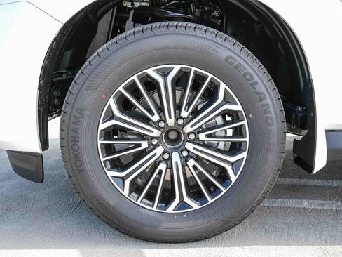 New 2026 Nissan Armada SL w/ Captain's Chari Seat Package RWD image 11