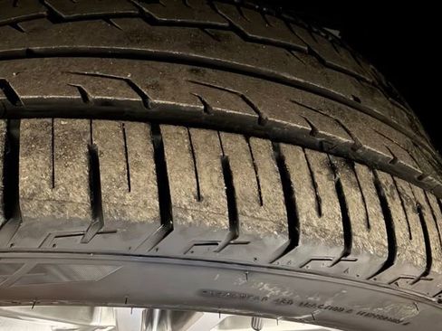 Used 2024 Ford Expedition Limited image 10